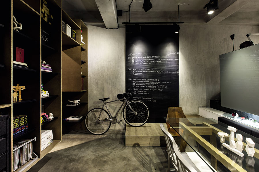 Jagnus Design Studio office: display spaces