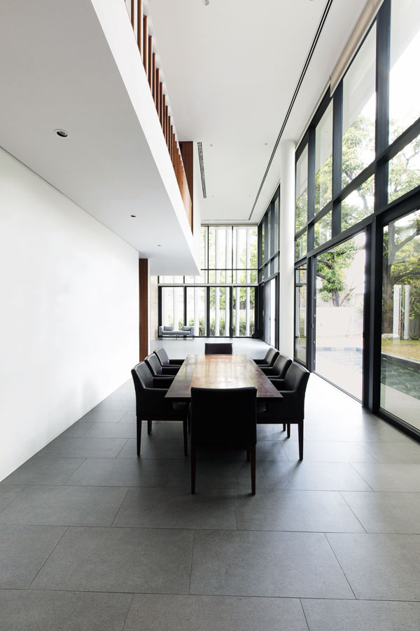 SpaceFabrik brise-soleil residence: dining 