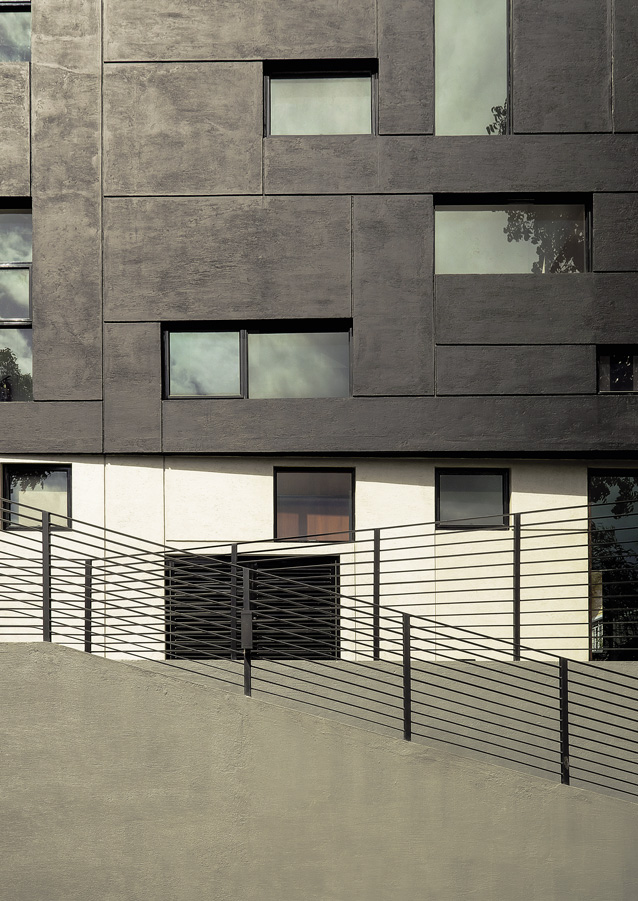 MN House by Arkisens: black facade