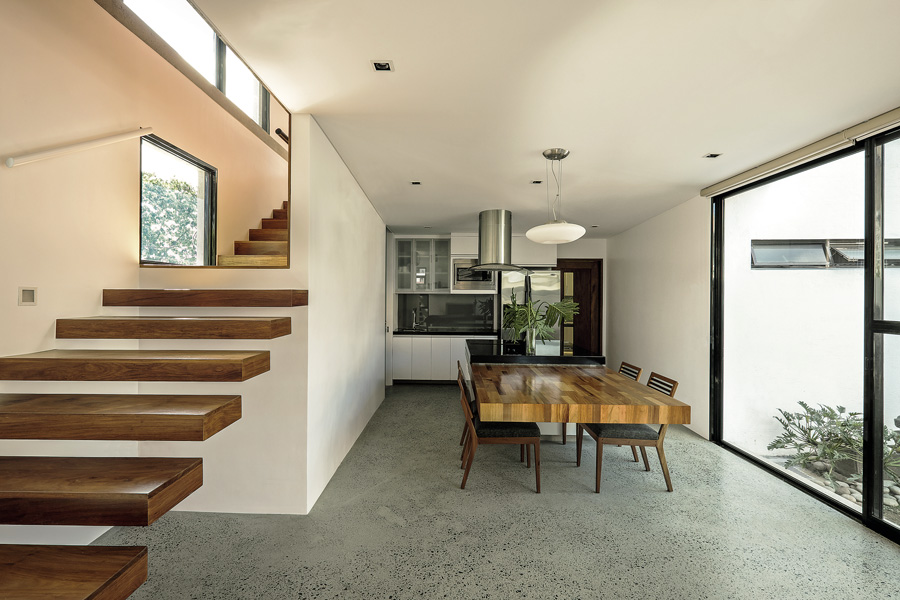 MN House by Arkisens: kitchen and dining room