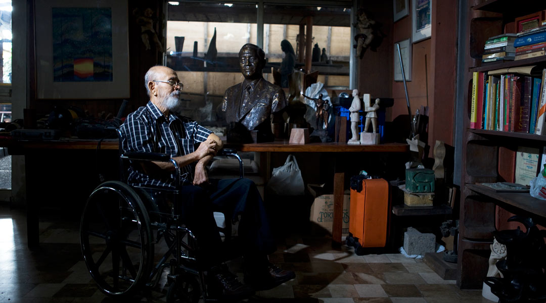 Artist Napoleon Abueva at home in his studio. featured
