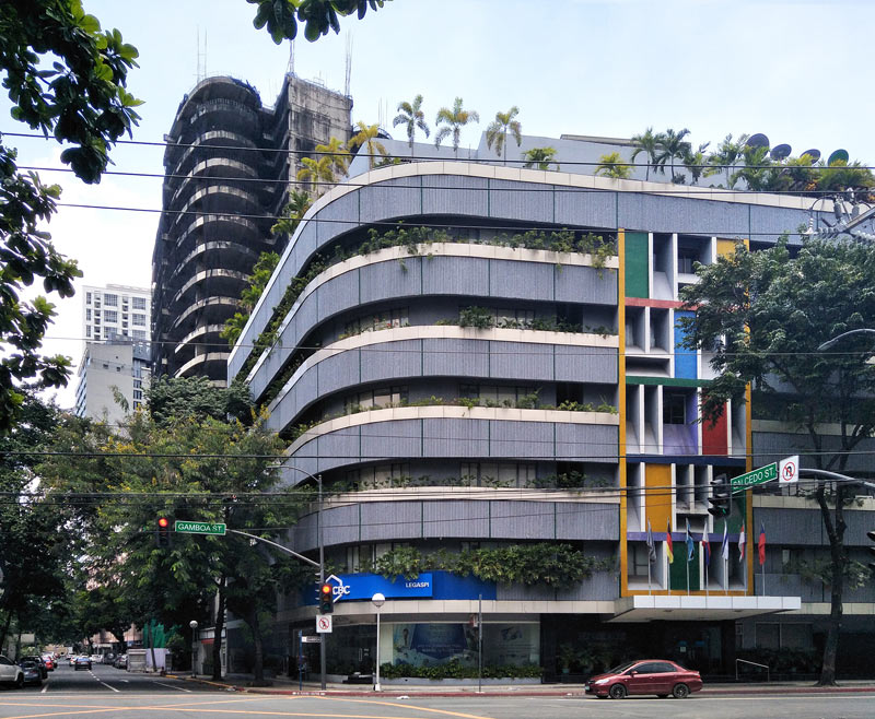 Residential building Legazpi Village
