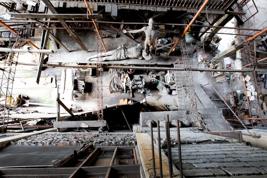 Workshop floor of Napoleon Abueva