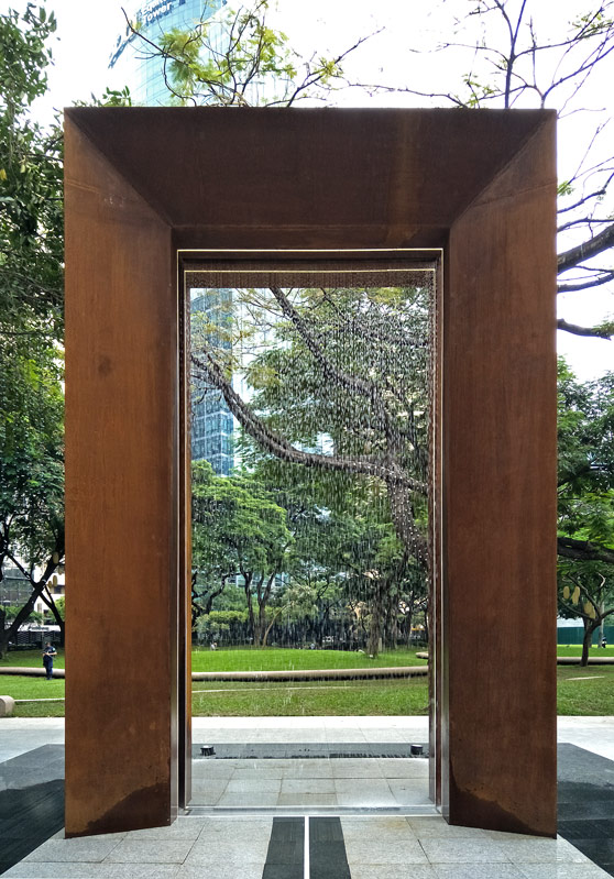 McMicking Memorial and Plaza Leandro V Locsin Partners