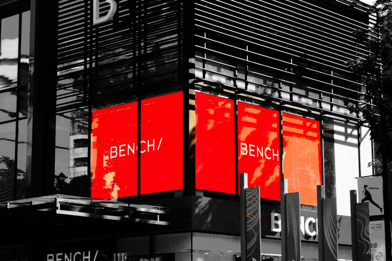 Bench Black White