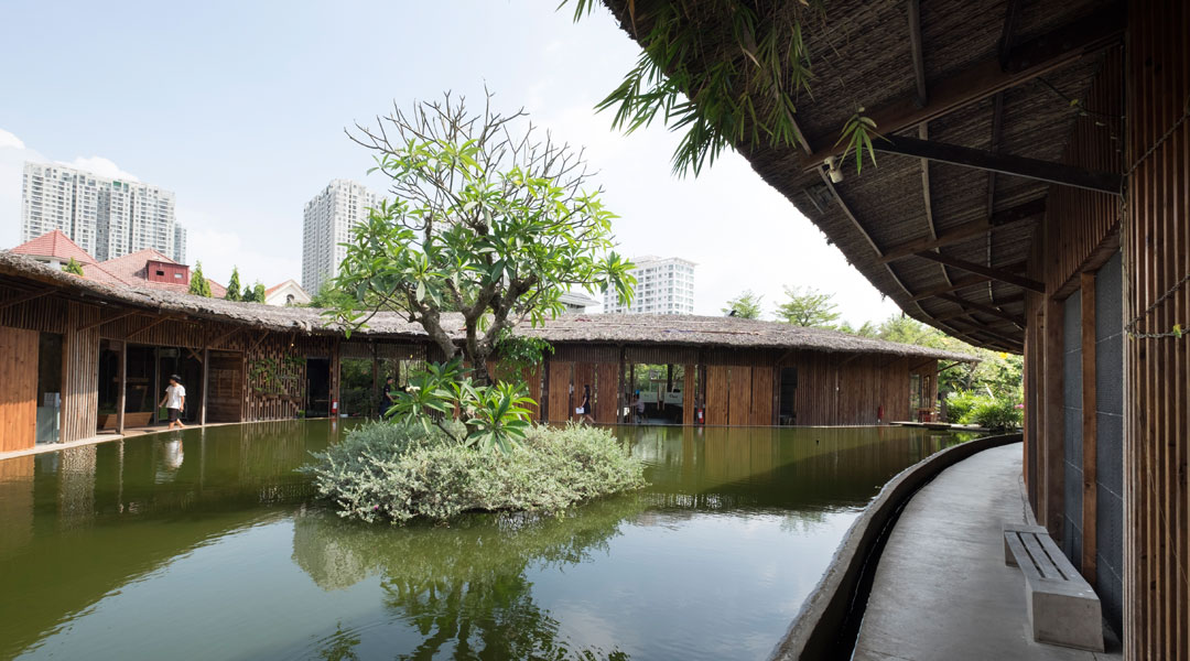 T3 Architects moved to Family Garden roughly two years ago. The firm occupies 40-50 sqm of office space, and share many outdoor areas and green spaces for both meetings and relaxation.