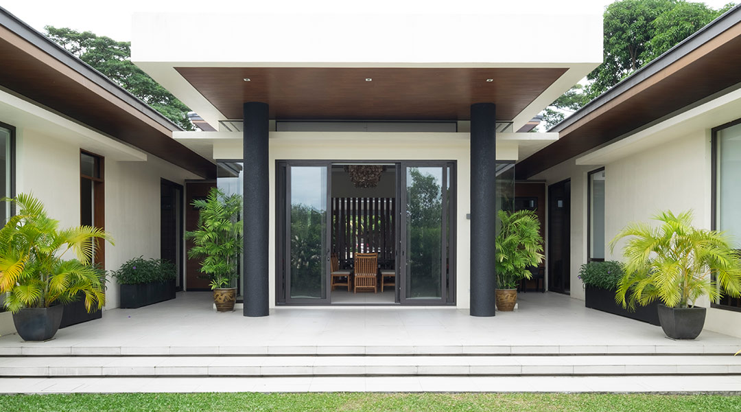 couple home