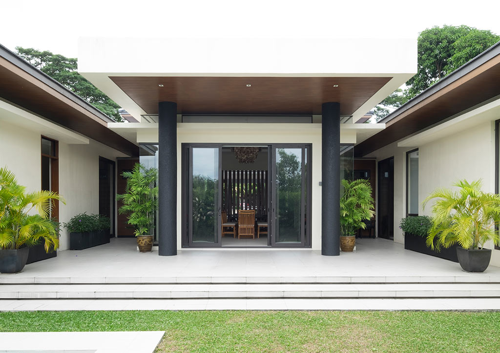 couple home