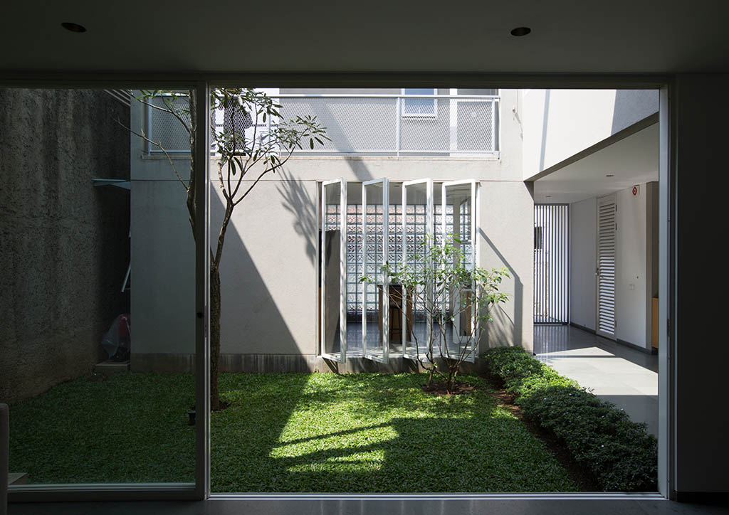 Tan Tik Lam window TB2