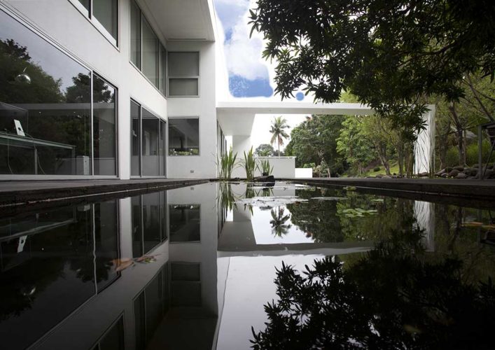 Ed Calma Modernizes a Spanish Colonial Style House