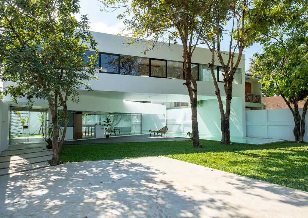 4 - BluPrint The White House by Saola Architects, Laos, Photo by François Hervy