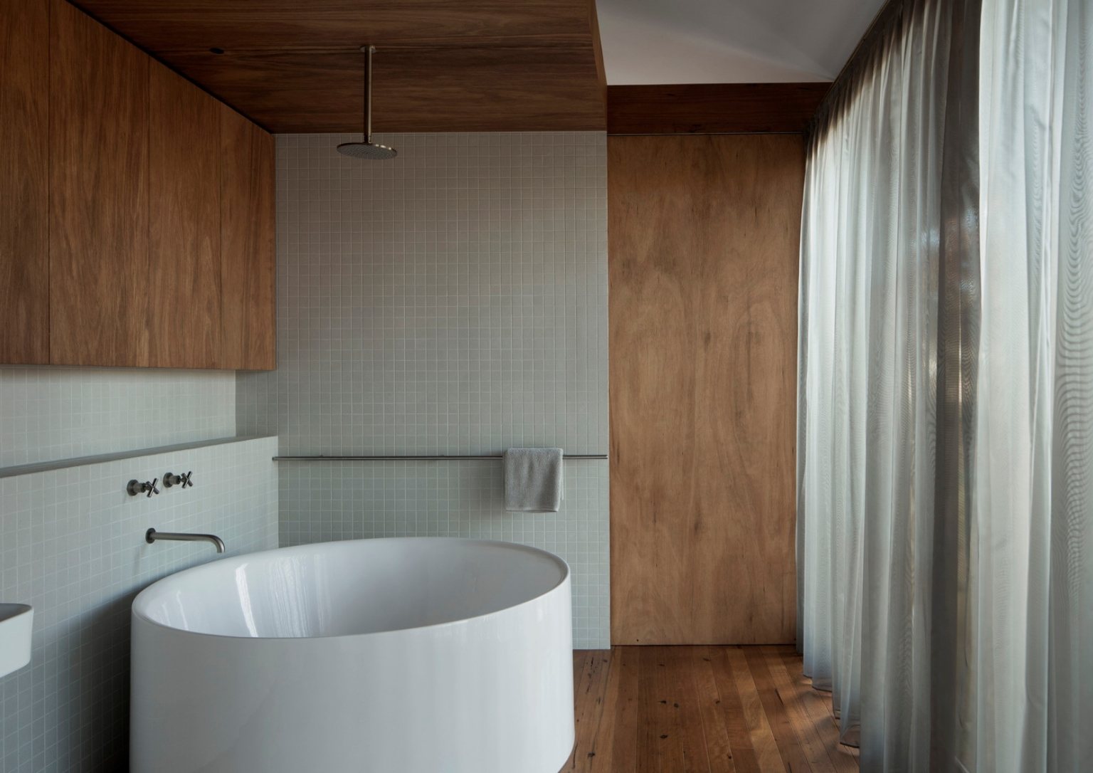 5 Easy and Affordable Hacks for a Stylish Bathroom Makeover.