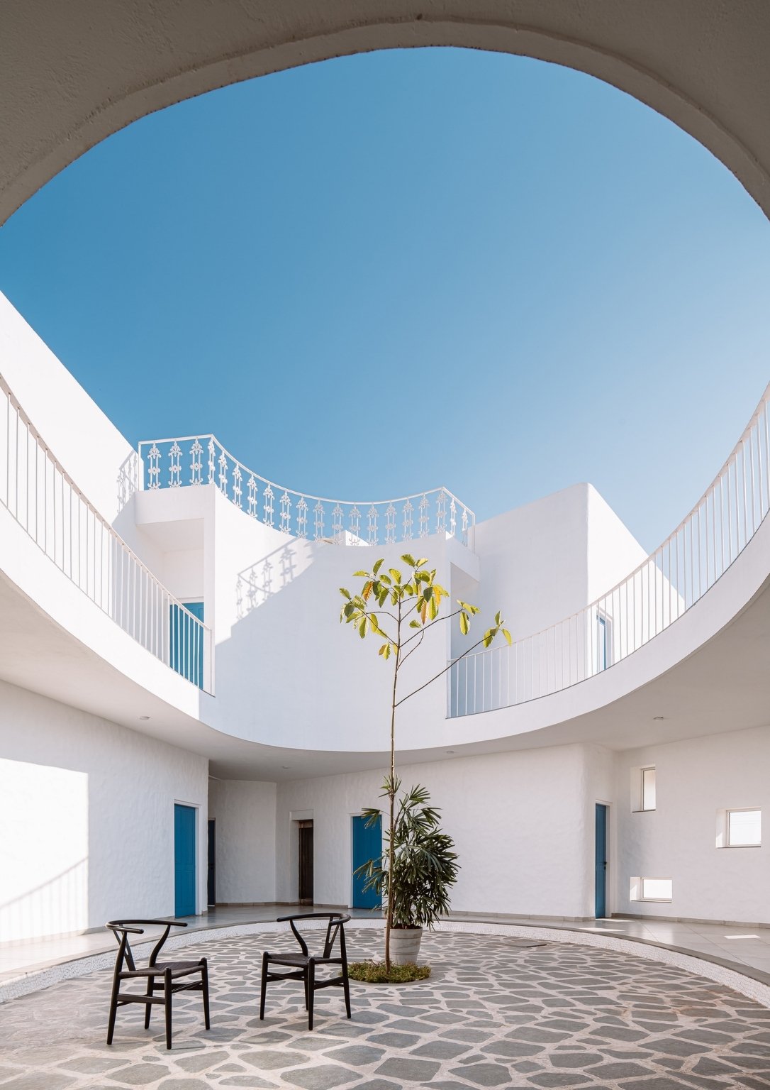 BP 2022 In - Article photo (Weekend house_portrait) (8) - BluPrint