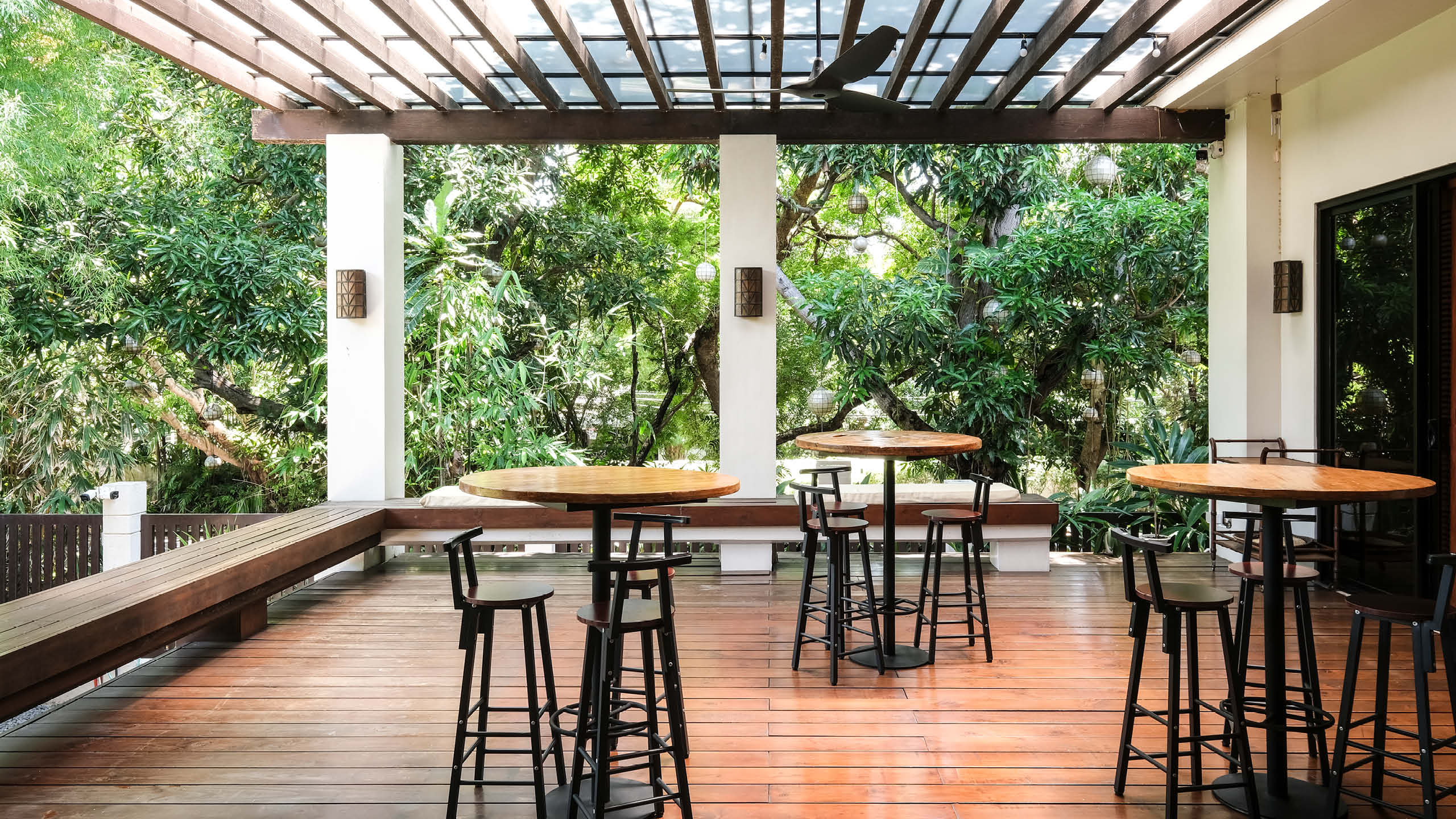 Bahay na Bato Nouveau Lanai.