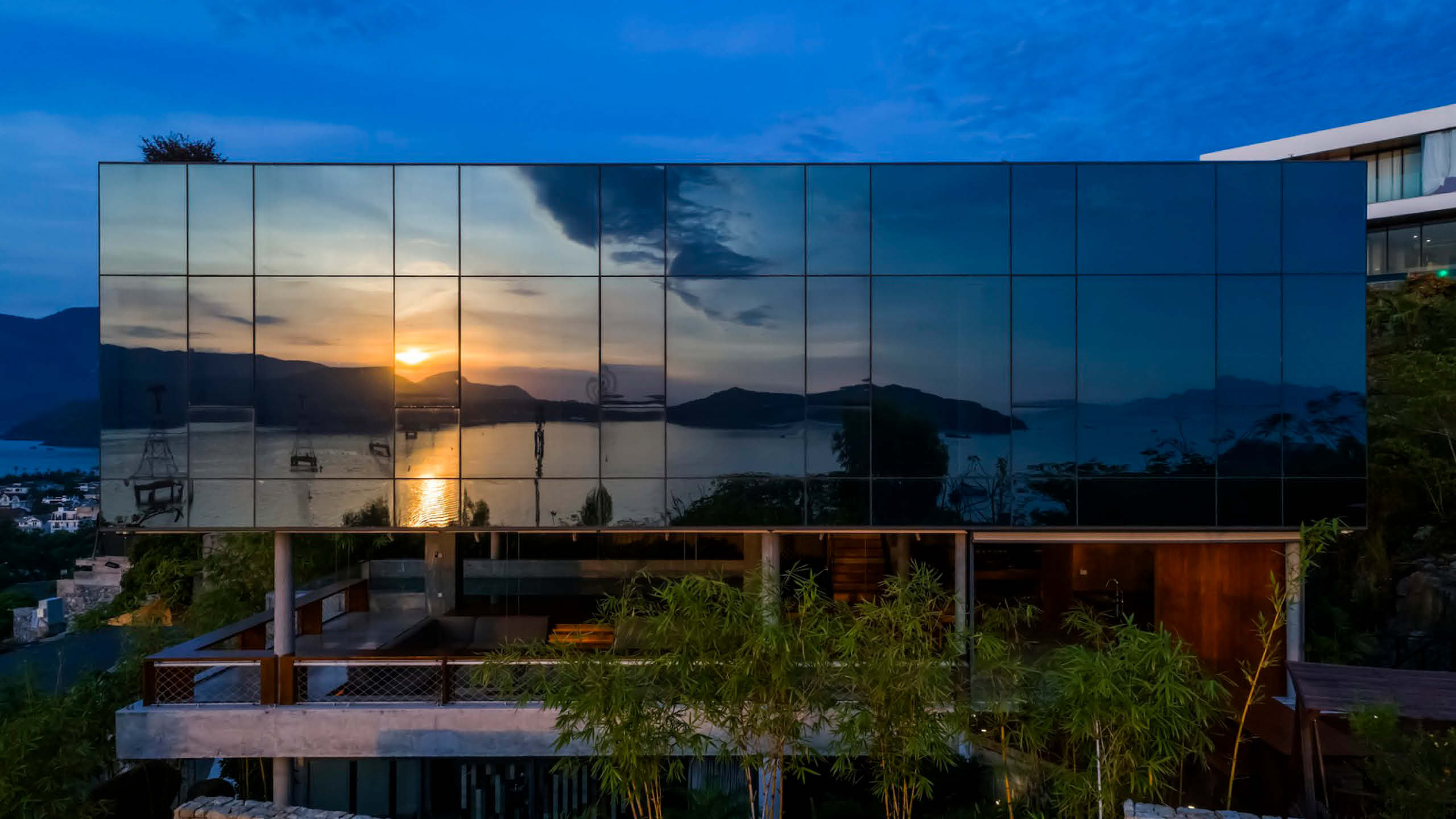 sky villa by MM++ Architects