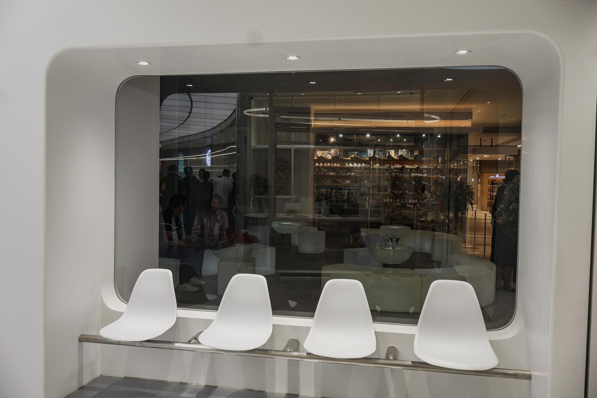 Arabica Manila seating 