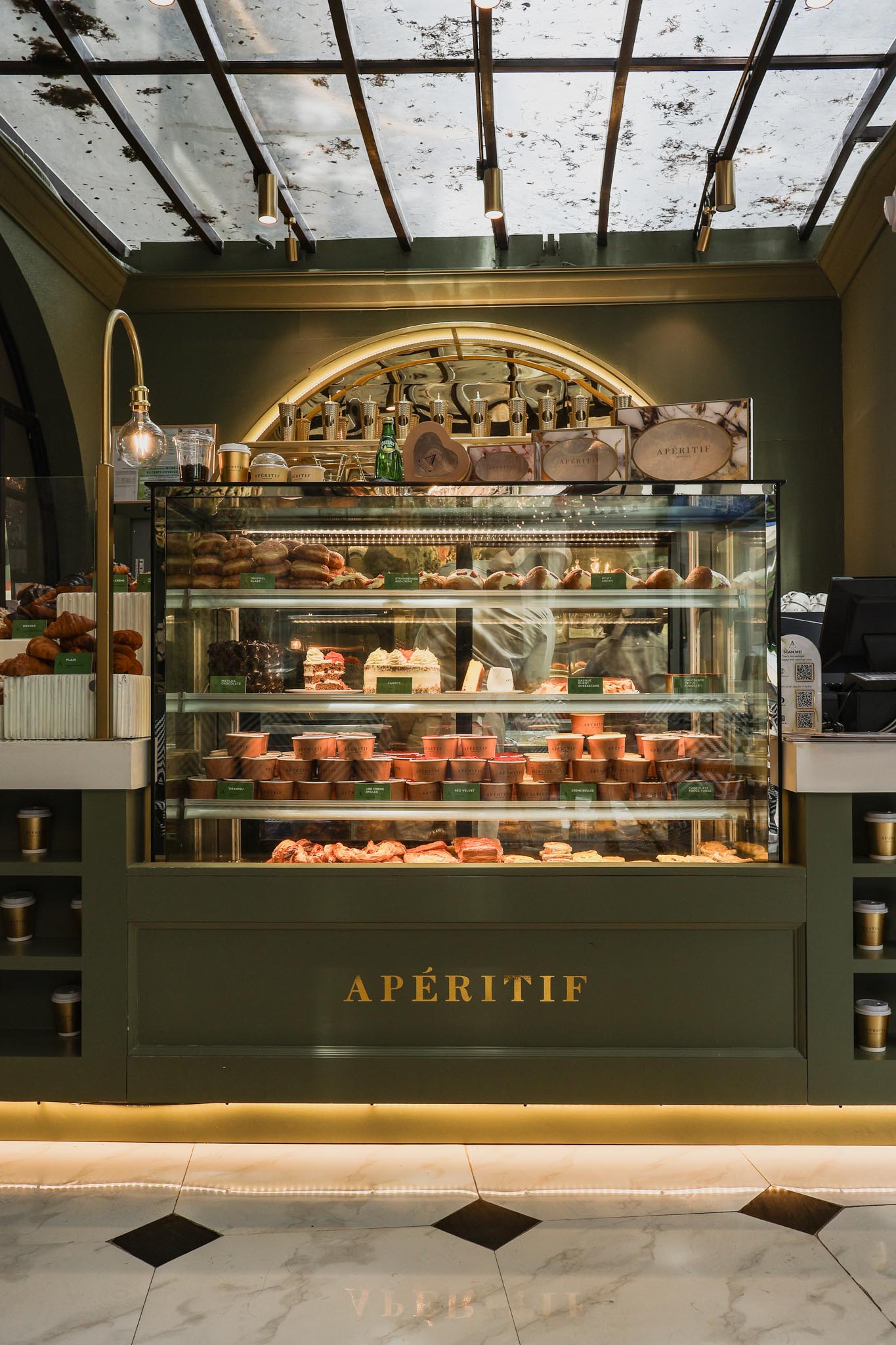 Aperitif interior food display
