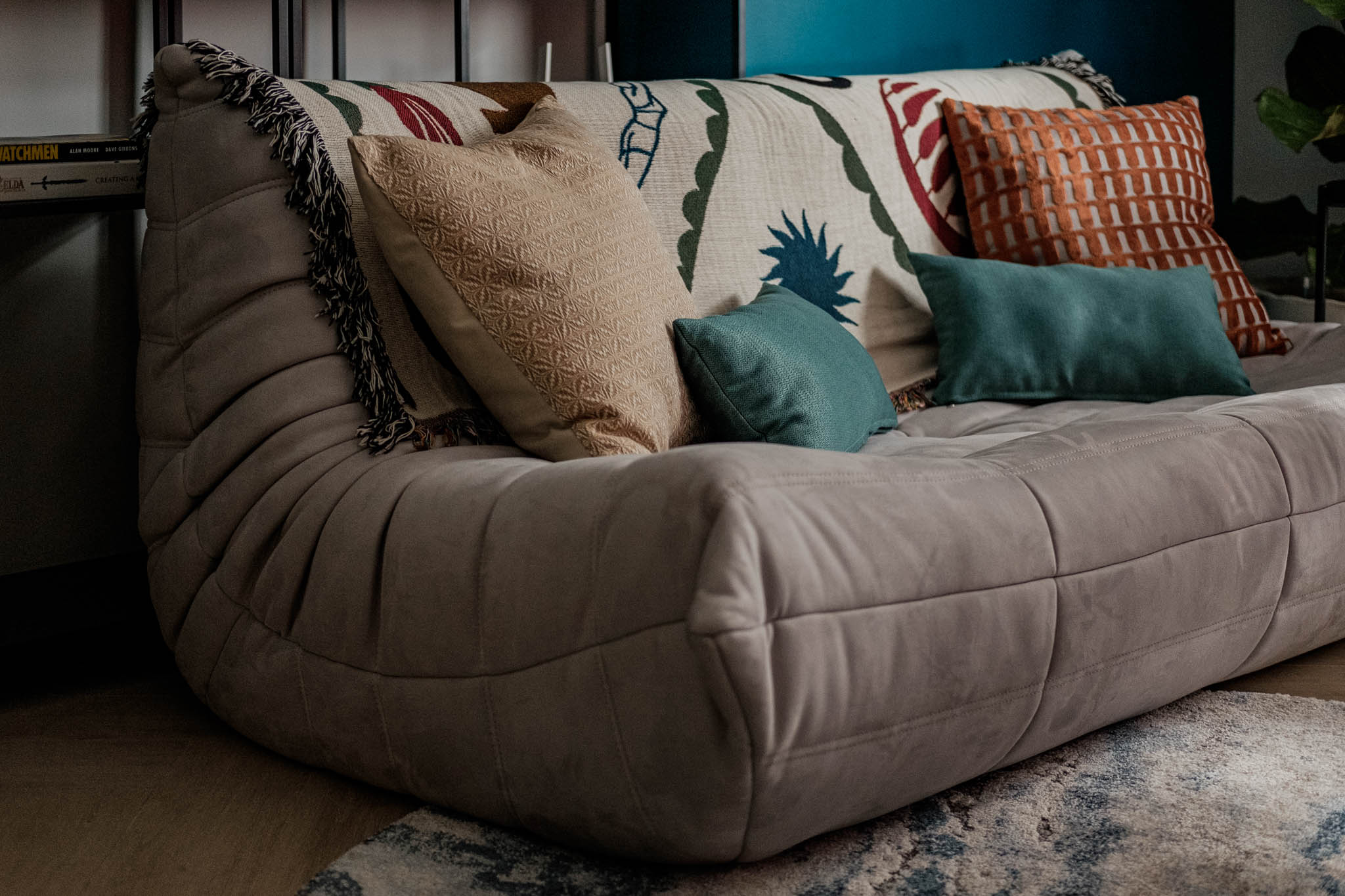 togo chair with Hablon pillows