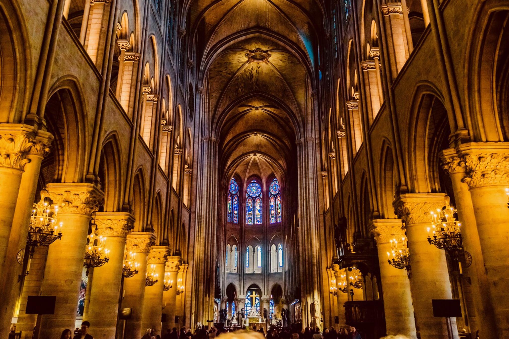 notre dame 3_DiegoMariottini _ Shutterstock - BluPrint