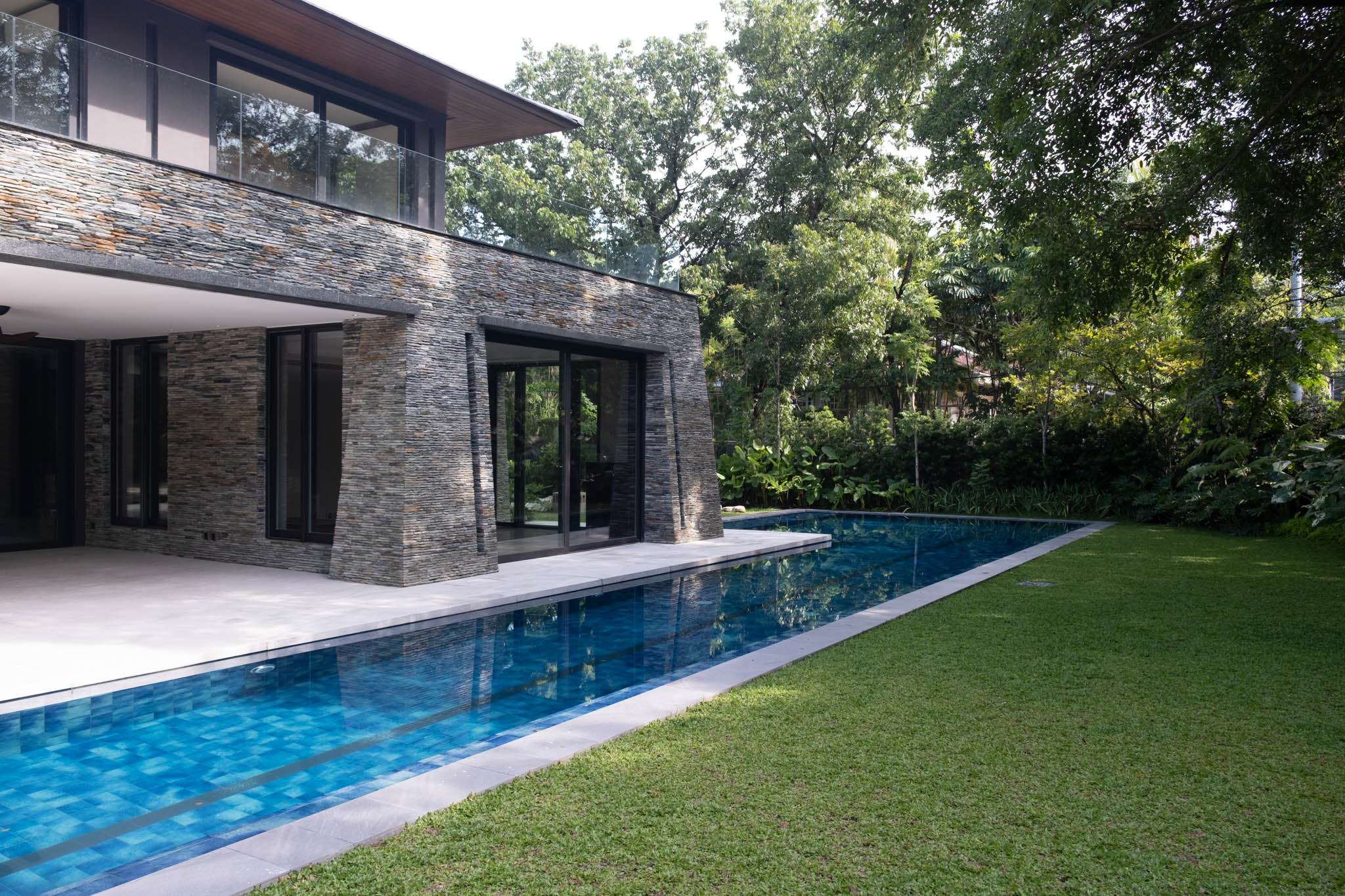 Manny Miñana's residential project in Makati - outdoor space