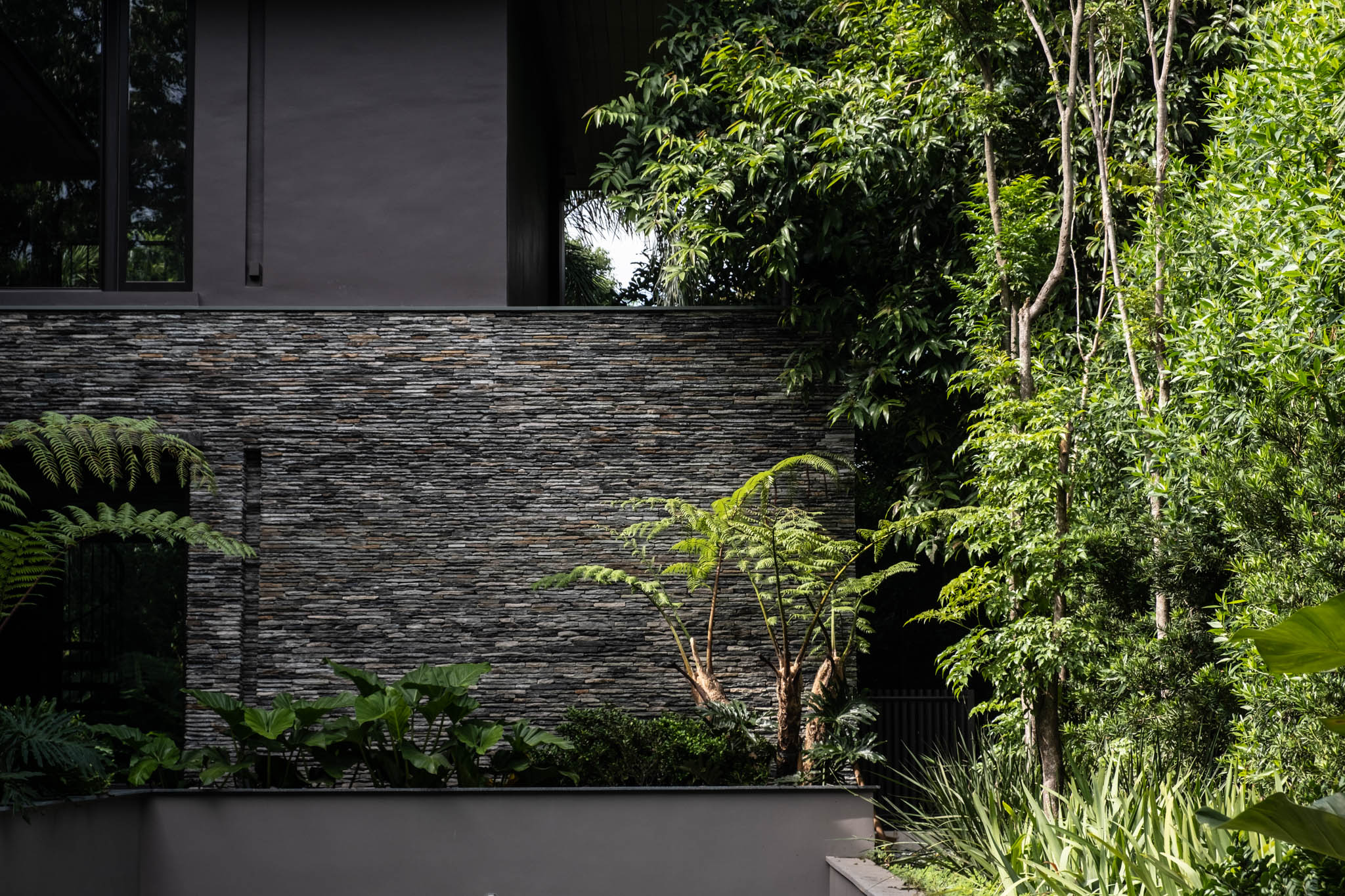 Manny Miñana's residential project in Makati - exterior