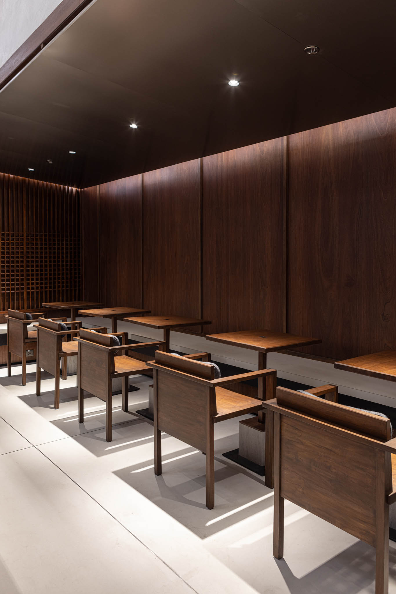 Omotesando Koffee seating area