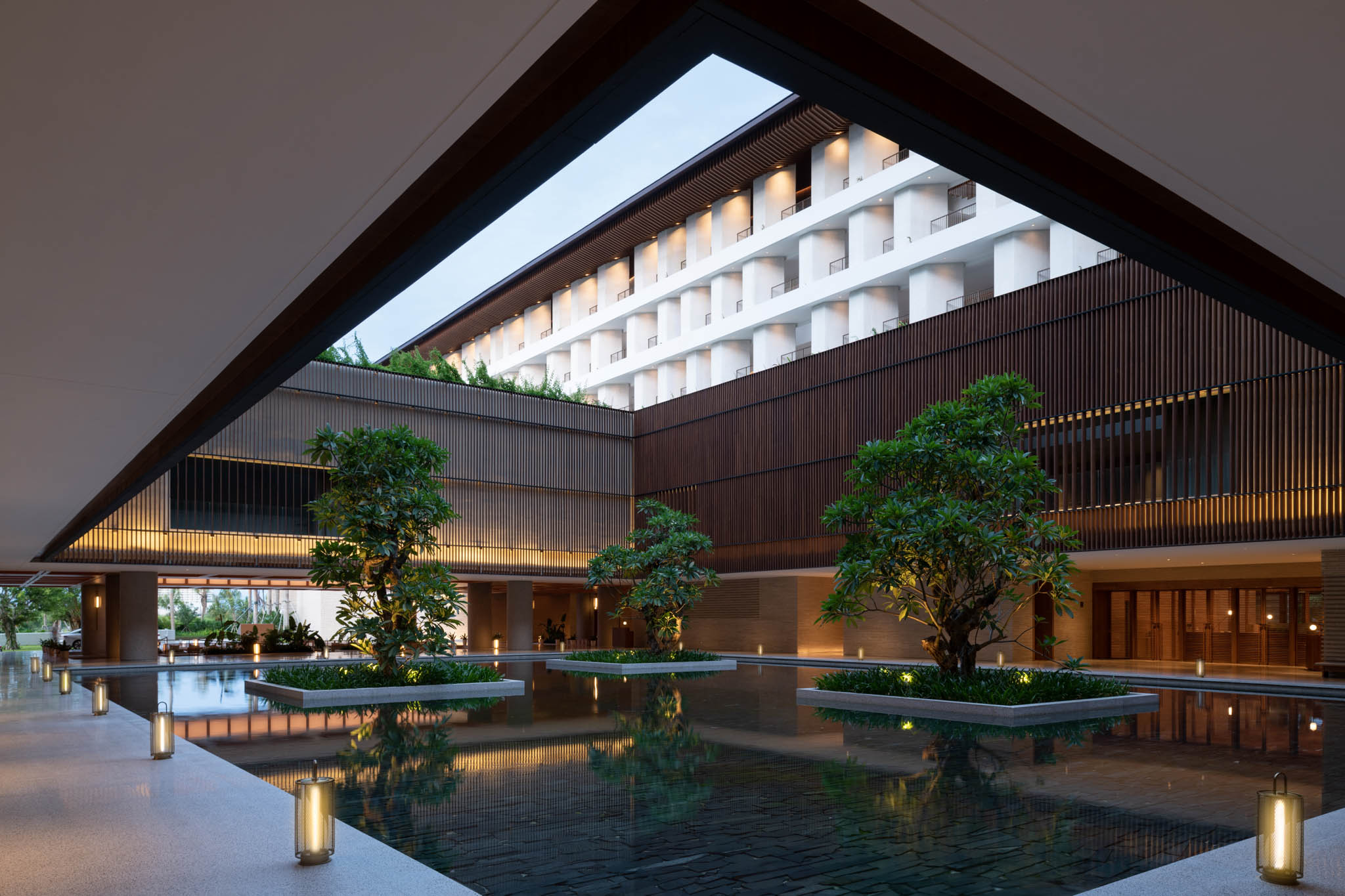 Sanya Wellness Retreat by Neri&Hu courtyard