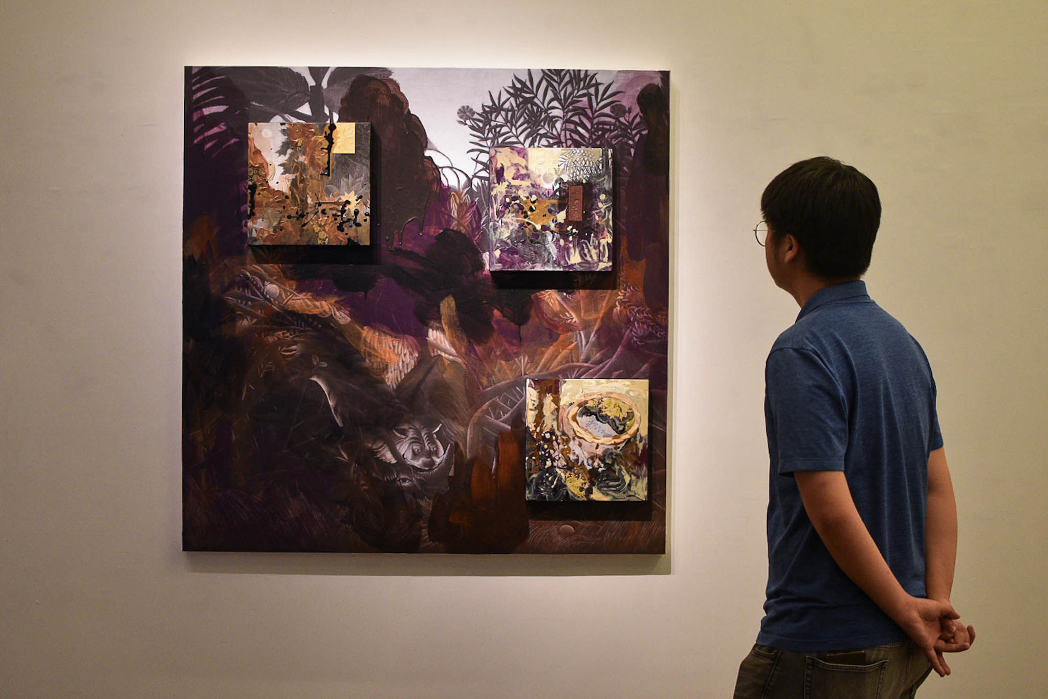 Patrick de Veyra's The Hunt is a homage to Robert Rauschenberg's Combines and Henri Rousseau's imagery.