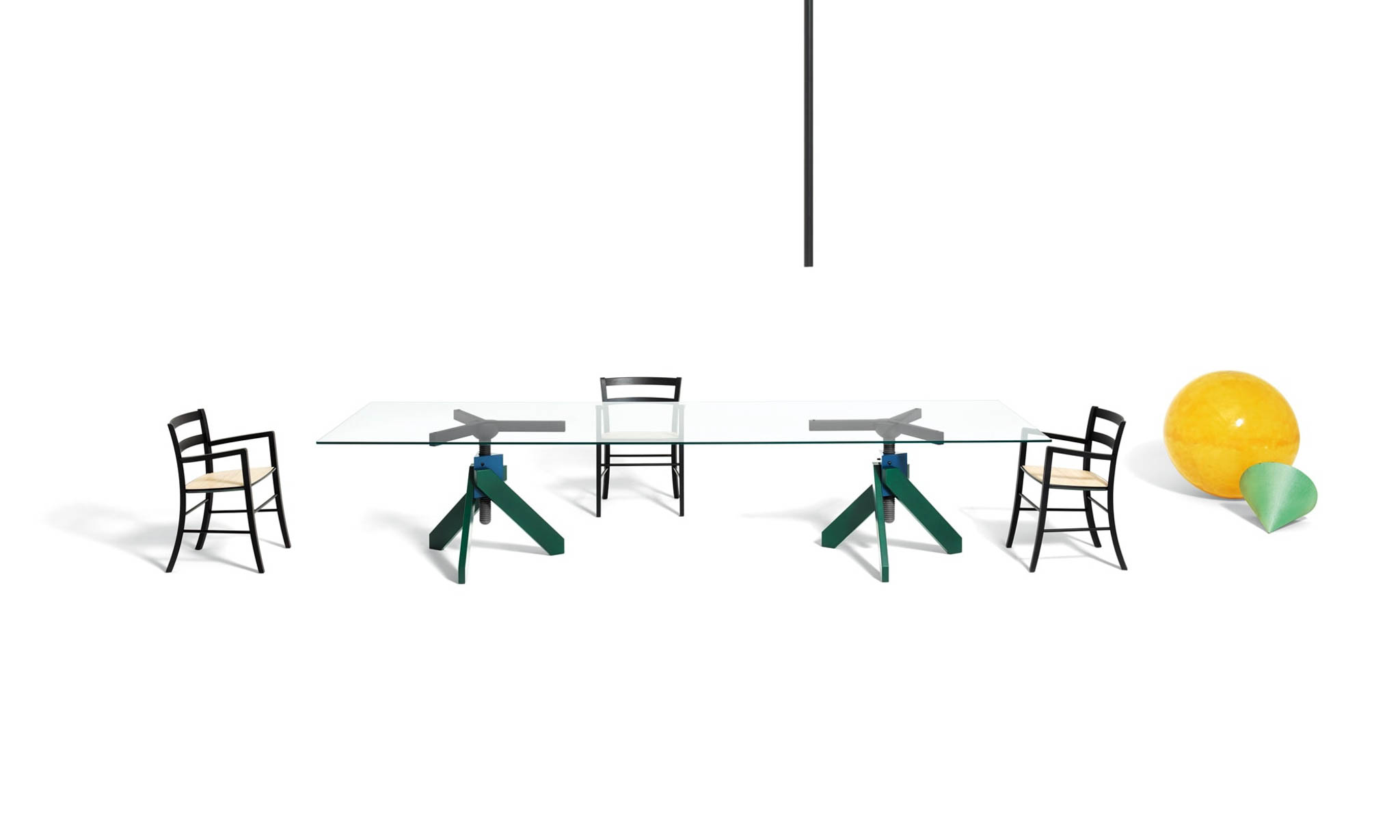 De Padova Vidun Table by Vico Magistretti with the Margherita armchair by Piero Lissoni