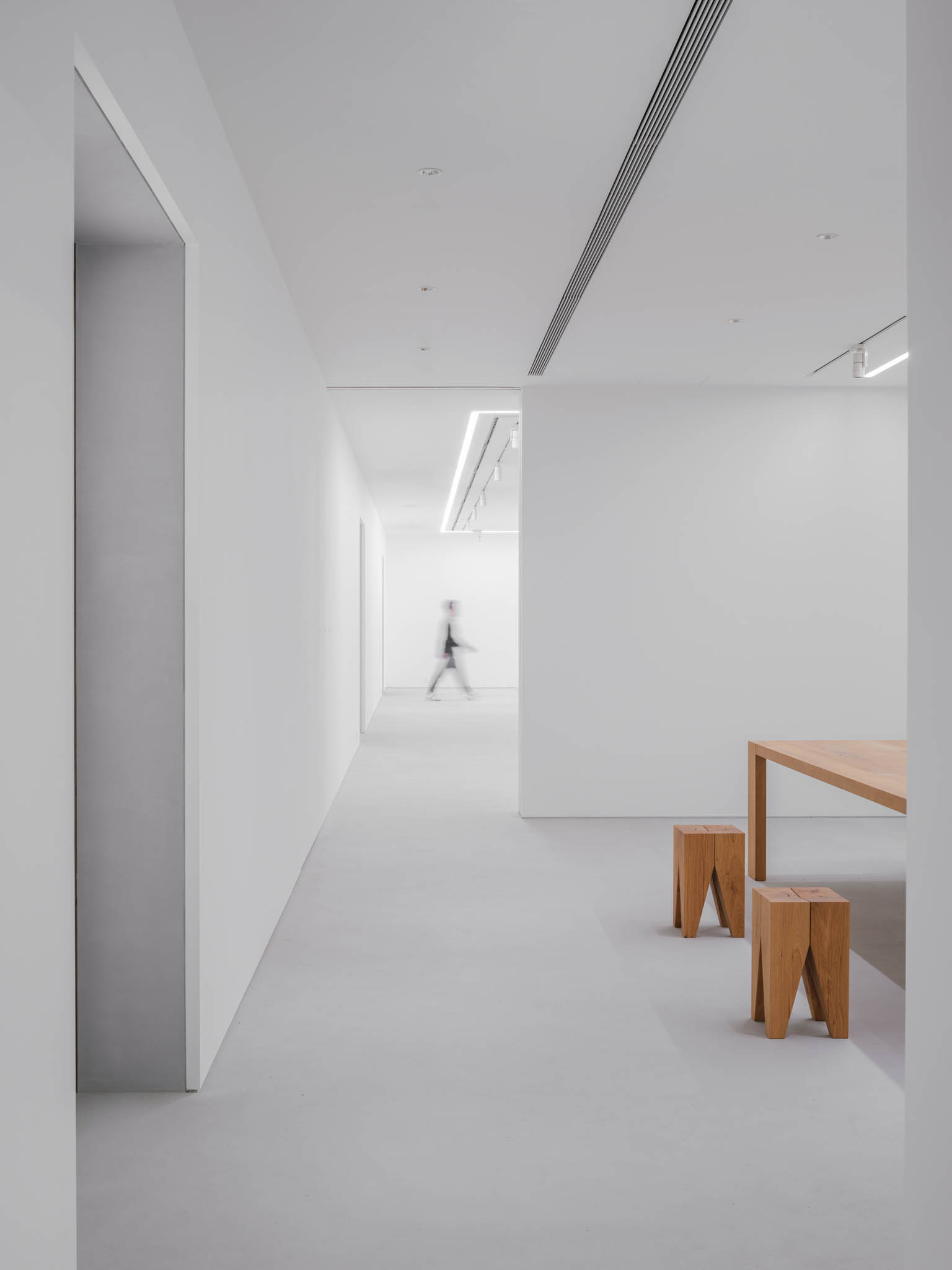BluPrint-2023-December-IN-ARTICLE-(NERI AND NU)-15 - BluPrint Shot of the viewing room featuring modern wooden furniture pieces