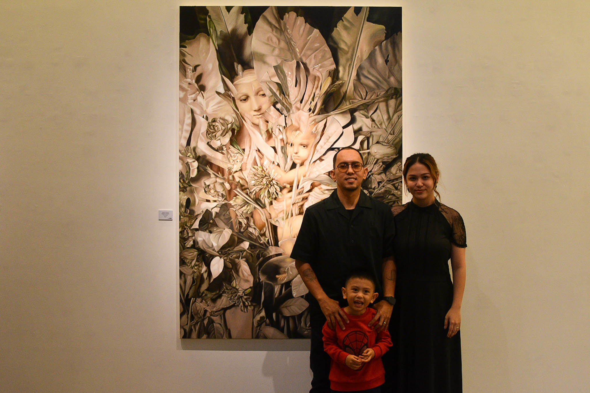 BluPrint-2023-December-IN-ARTICLE-(TURN OF THE TIDE)-08 - BluPrint Artist Jayson Cortez with his wife and son