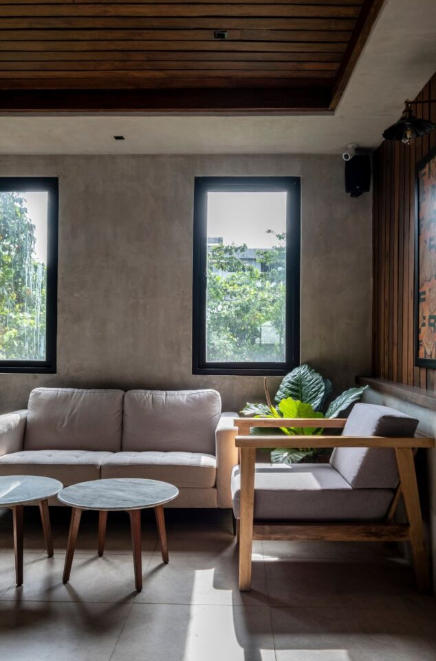 Cafe Bobs: Casting a New Light on Interior Design