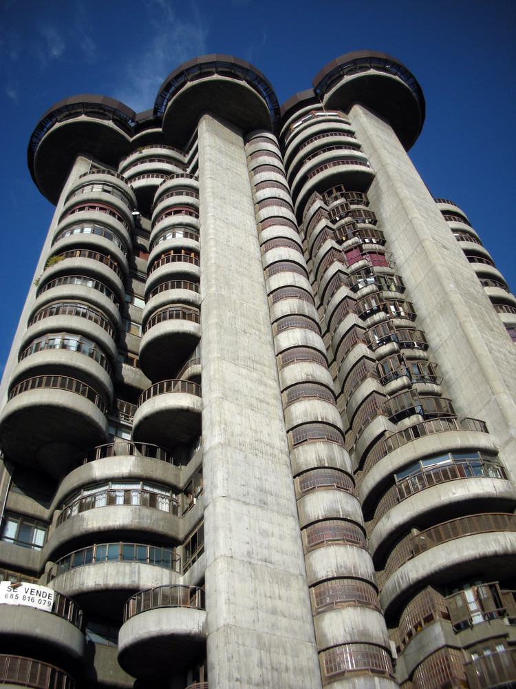 Torre Blancas - Side View - BluPrint