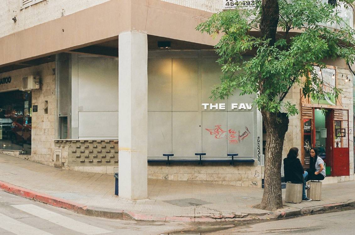 The Fav Cafe when it's closed. Photo by Ana Salazar Altamira.