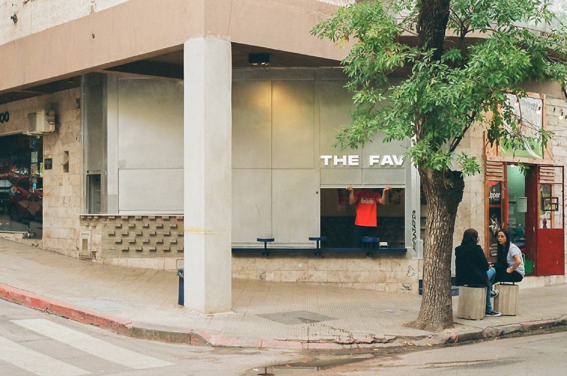 The cafe when opening up. Photo by Ana Salazar Altamira.