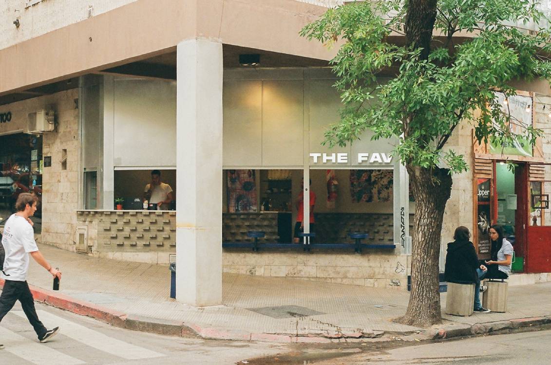 The cafe when fully opened. Photo by Ana Salazar Altamira.