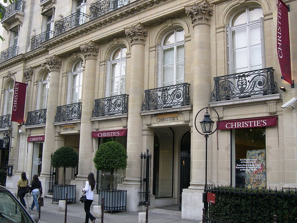 1024px-Christie's,_Avenue_Matignon,_April_16,_2007 - BluPrint A building housing Christie's Auction. Photo by Tilo 2007. Source: Wikimedia Commons.