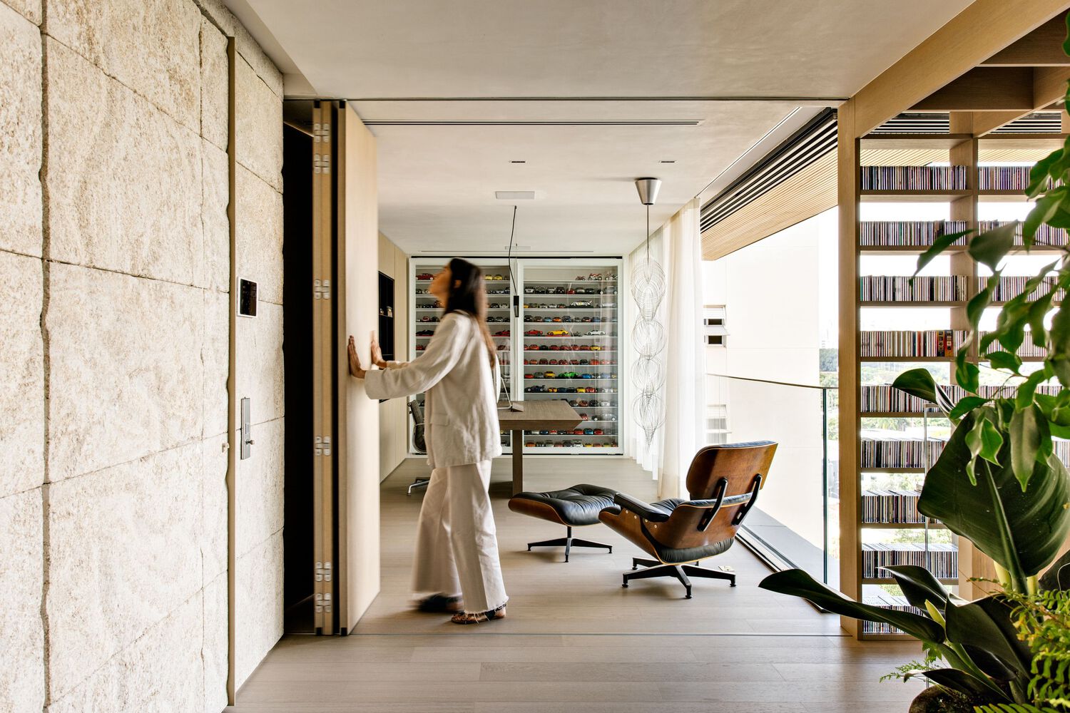 The sliding door being opened. Photo by Fran Parente.