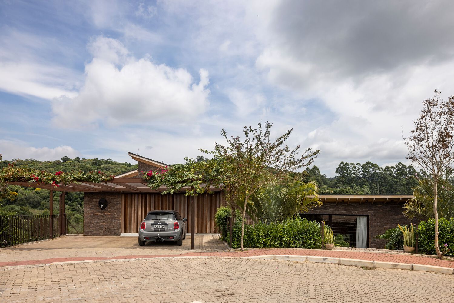 Boomerang House from the front. Photo by Evelyn Muller.