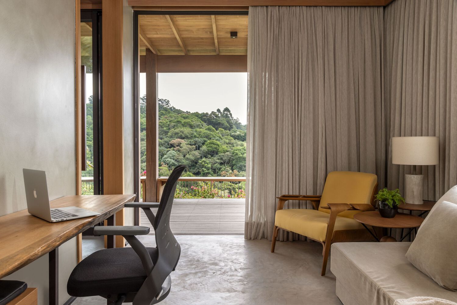 Office area of the home. Photo by Evelyn Muller.