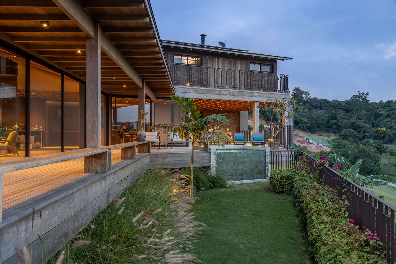 The garden area of Boomerang House. Photo by Evelyn Muller.