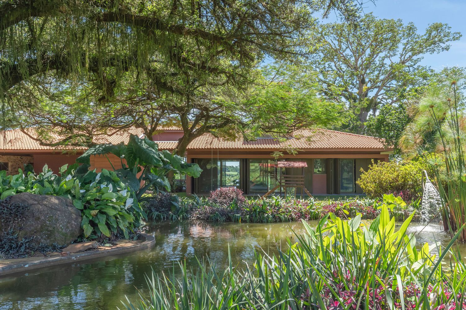 Check Out These 8 Beautiful Brazilian Homes.