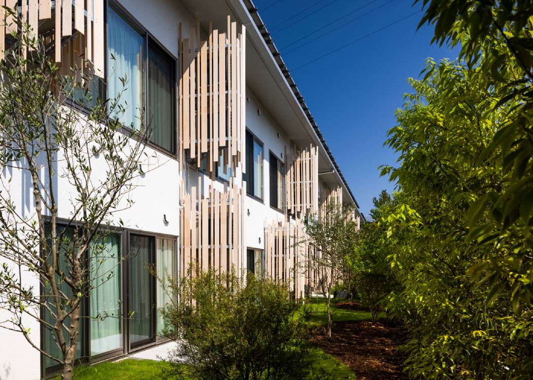 Side view of the rooms in the hotel. Photo by Masaki Hamada.