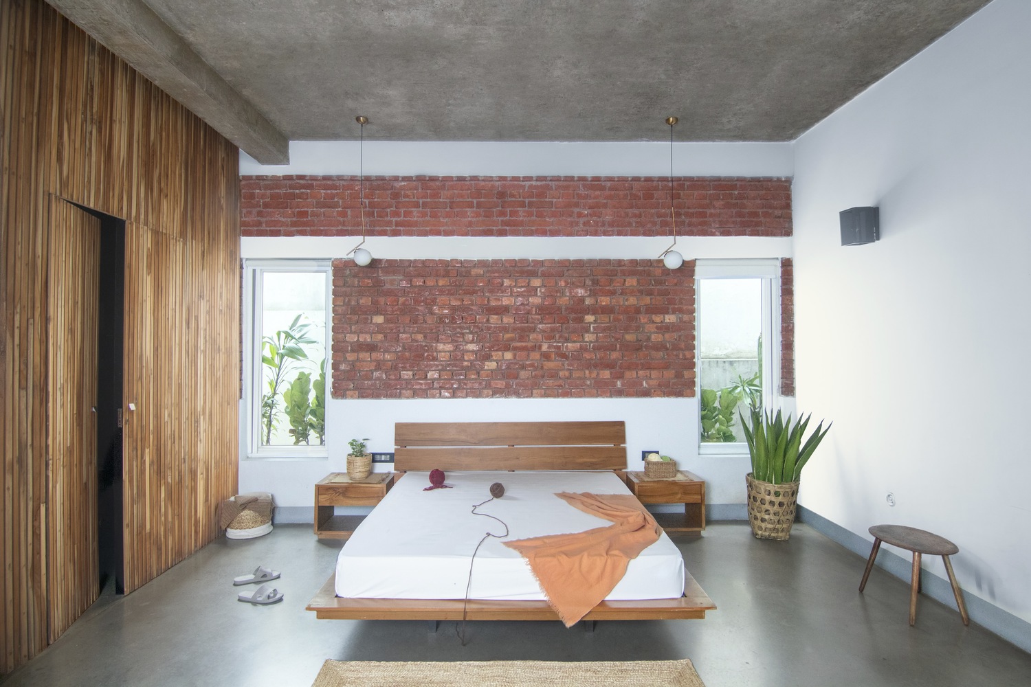 One of the bedrooms of the Nilaya Residence. Photo by Harsh Nigam.
