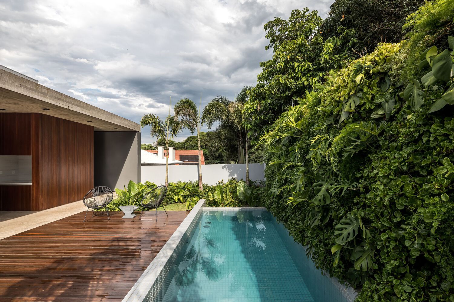 Swimming pool. Photo by Eduardo Macarios.