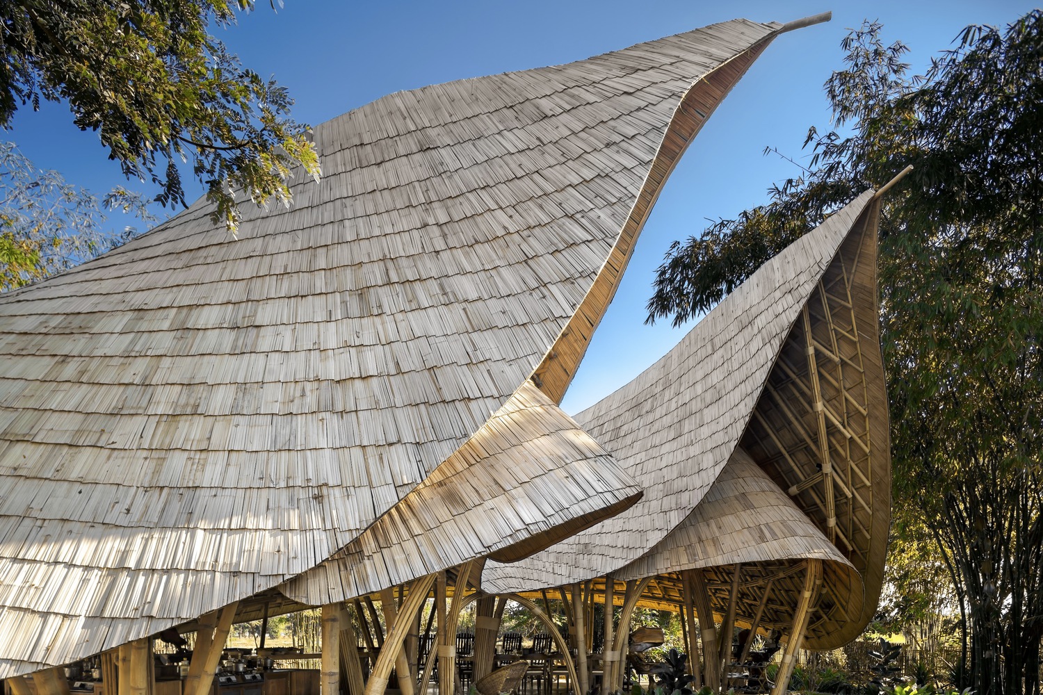 the-bull-cooking-school-chiangmai-life-architects_5 - BluPrint Close-up of the upturned roofs. Photo from Chiangmai Life Architects.