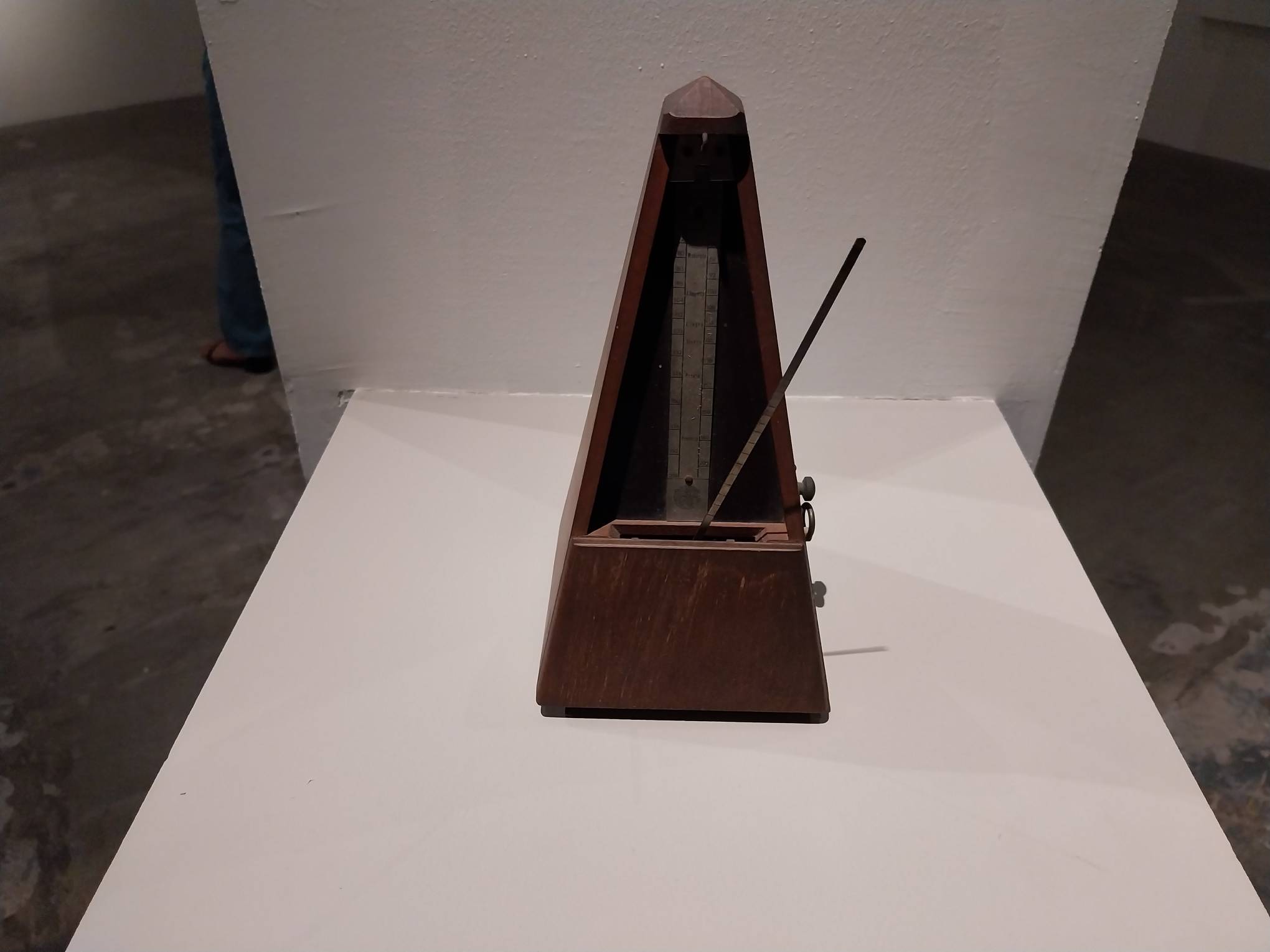 A photograph during the original "Untitled (Lemon Cake)" work. Photo by Elle Yap.