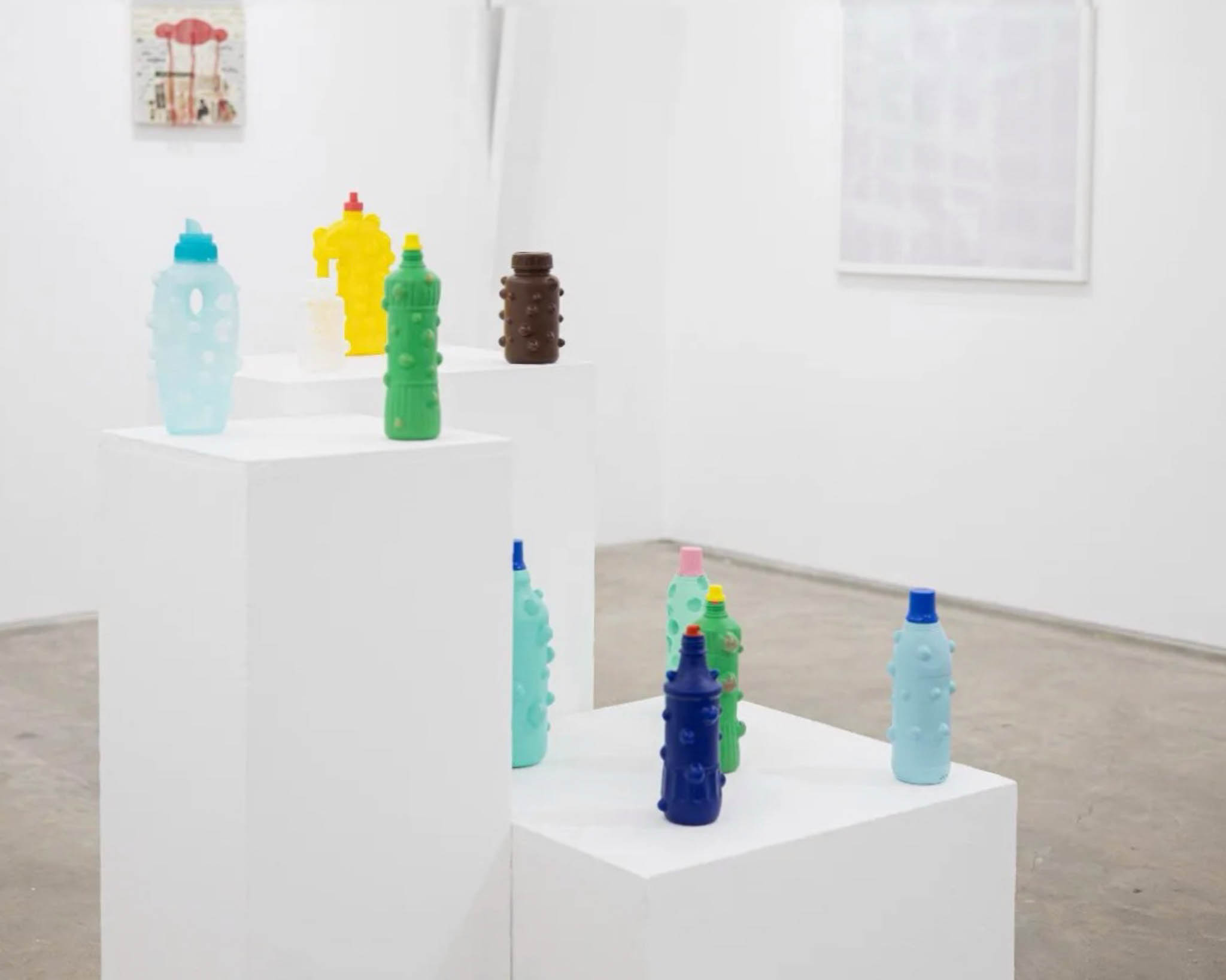 Yugo Isaji crafts a captivating narrative using commonplace consumer goods and everyday items. 