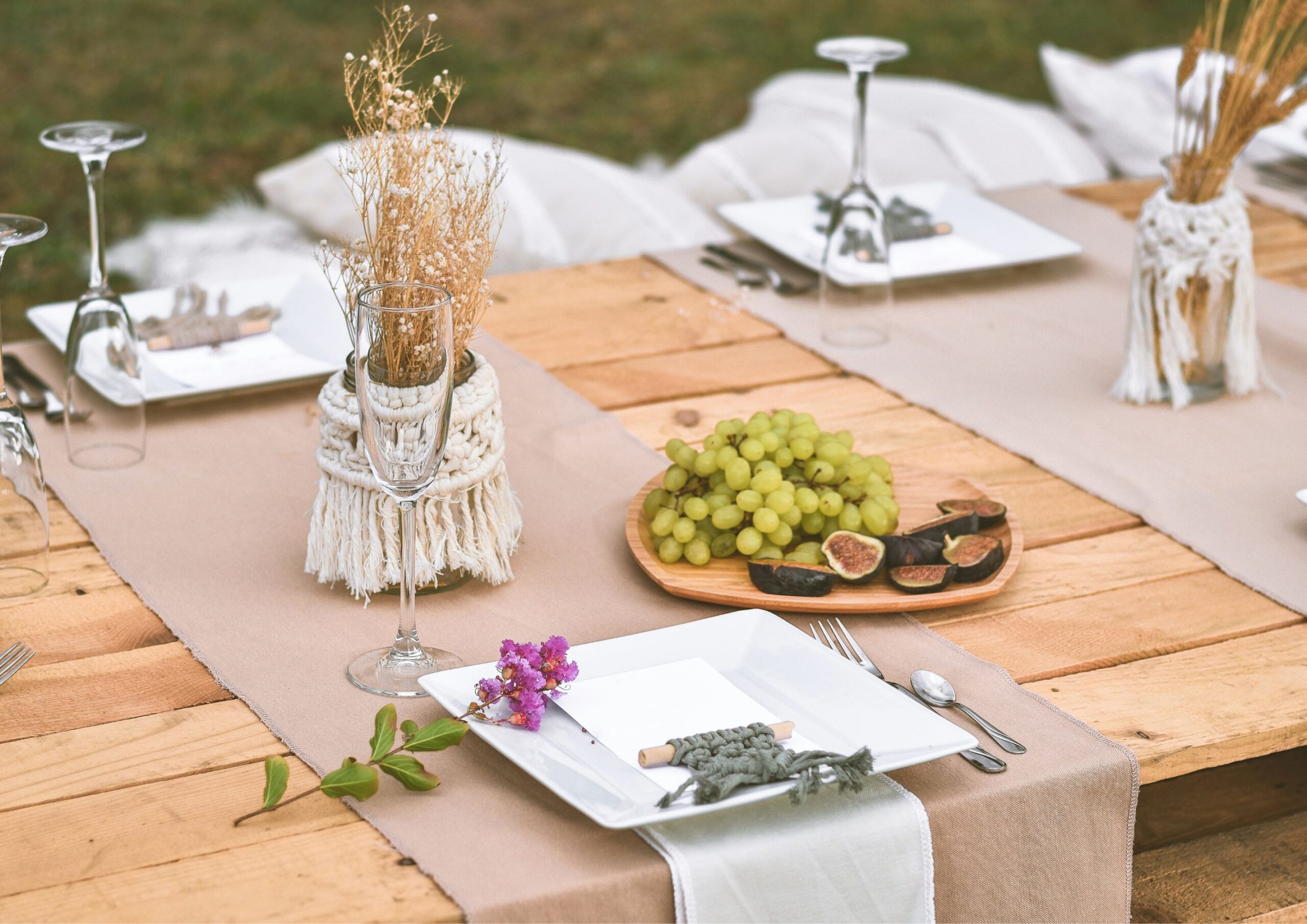 How To Create a Memorable Summer Backyard Picnic.