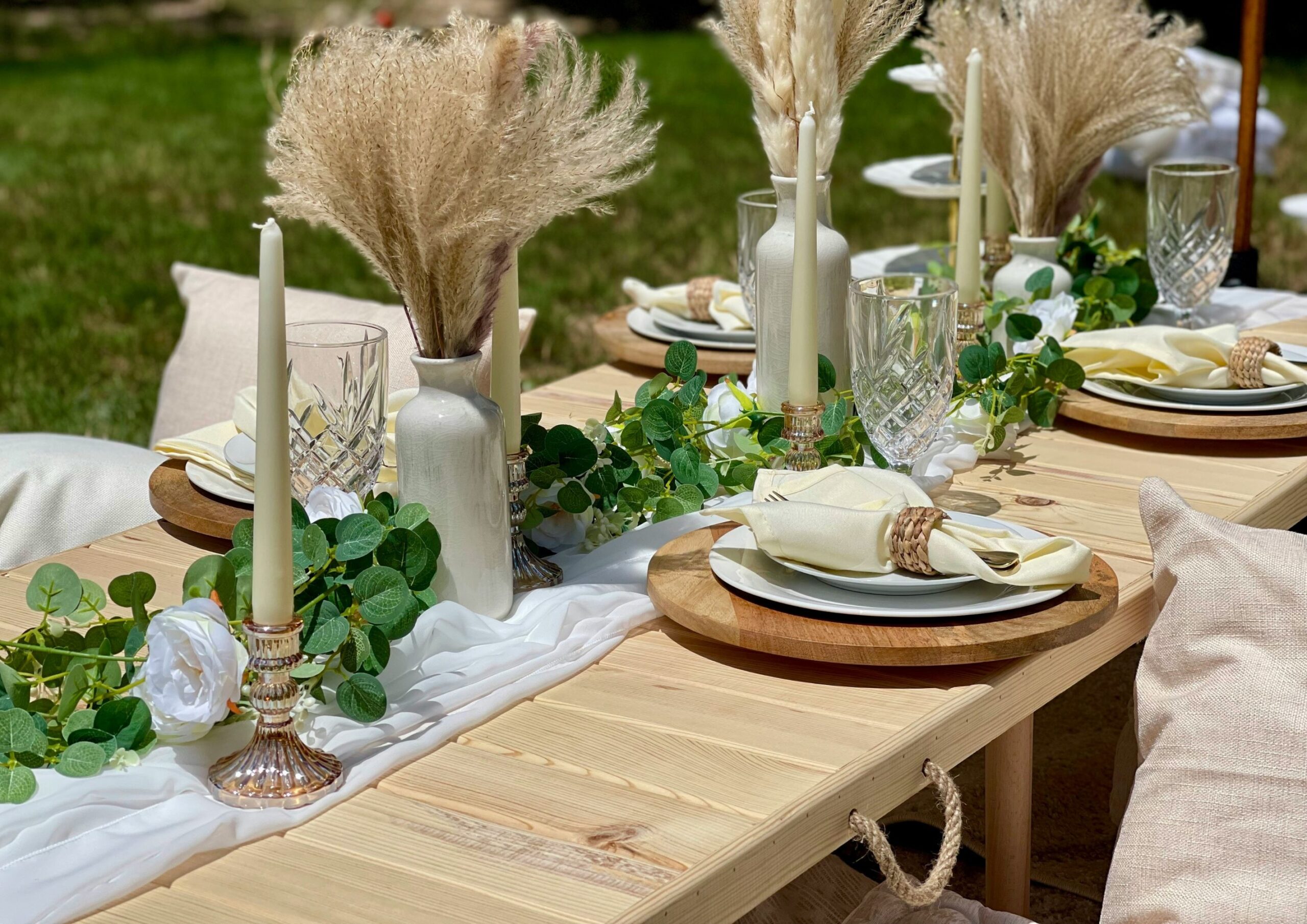 How To Create a Memorable Summer Backyard Picnic.